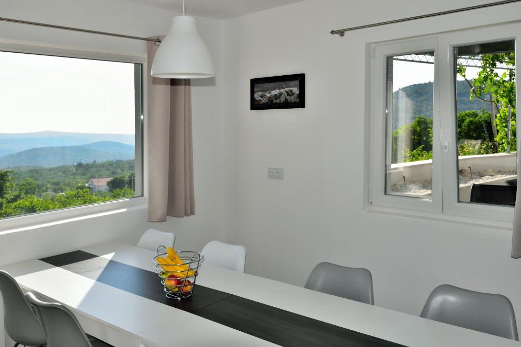 Nespecifikovaný výhled na hory nebo výhled na hory při pohledu z bed and breakfast