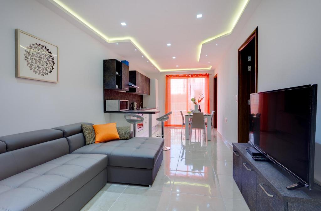 โทรทัศน์และ/หรือระบบความบันเทิงของ La Rive Apartment