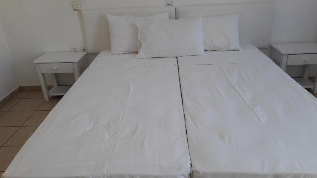 Pavlos Rooms - Standard Double Or Twin Room With Garden View