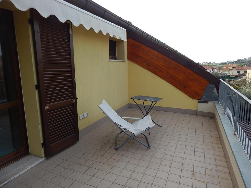 Balcony o terrace sa N186 - Numana, nuovo bilocale con piscina