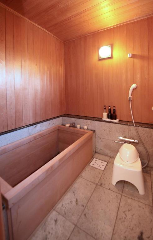 B&B Forest Shima - Habitación Cuádruple De Estilo Japonés Con Baño