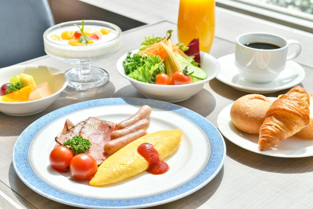 ホテルの敷地内または近くでの食事または食べ物
