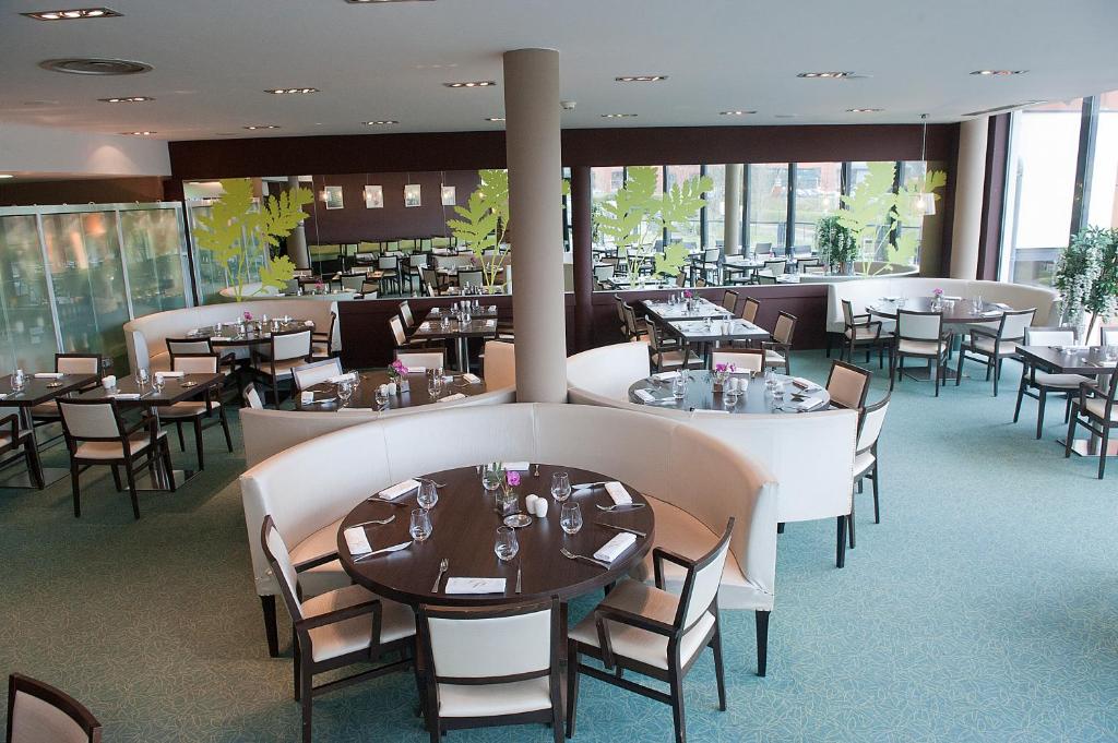 Restaurace v ubytování Hôtel Le Palladior Voiron