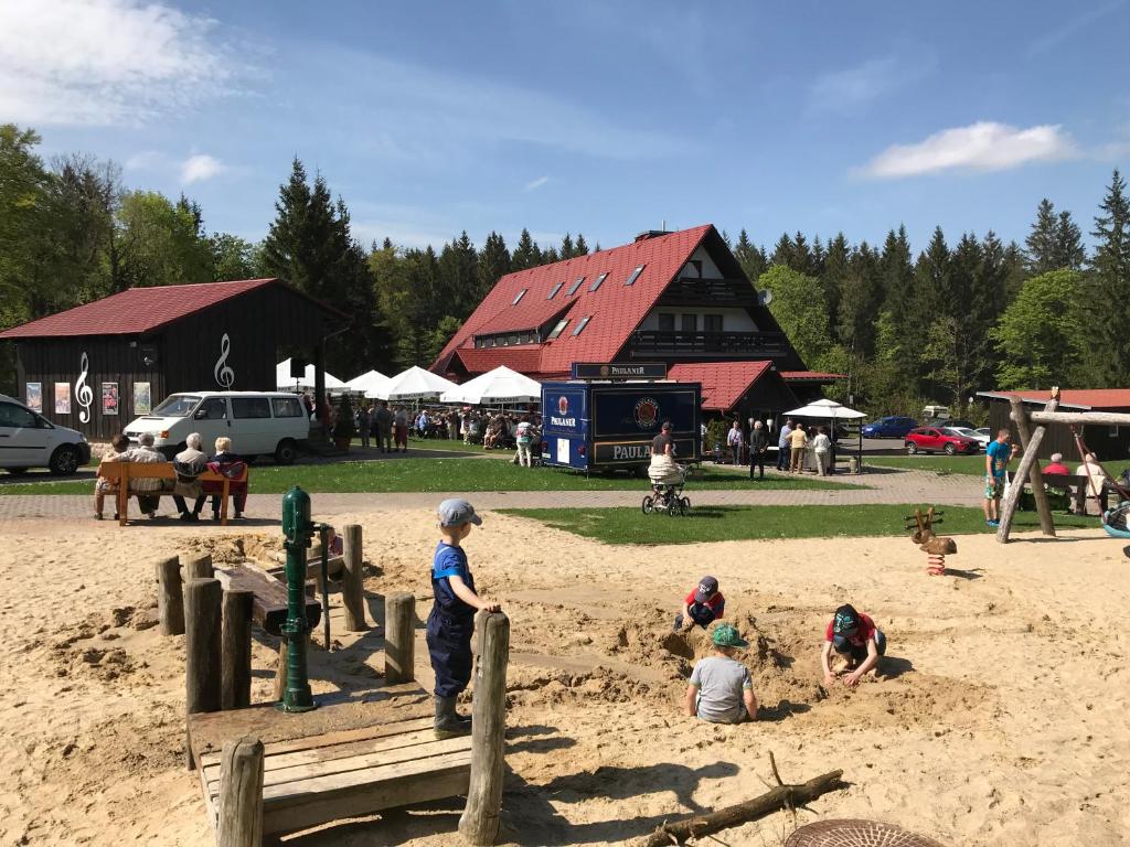 Hosté ubytování Berggasthof Heuberghaus, direkt am Rennsteig