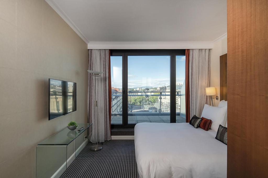 
Penthouse Terrace Suite
