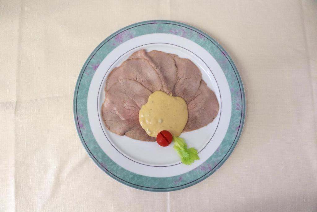Jedlo v ubytovaní bed & breakfast alebo blízkom okolí