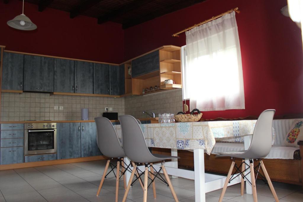 Fotografia z galérie ubytovania Cozy Backyard House v destinácii Plaka