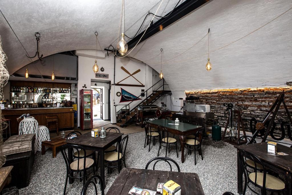 Lounge nebo bar v ubytování Darsena di Riva Grande