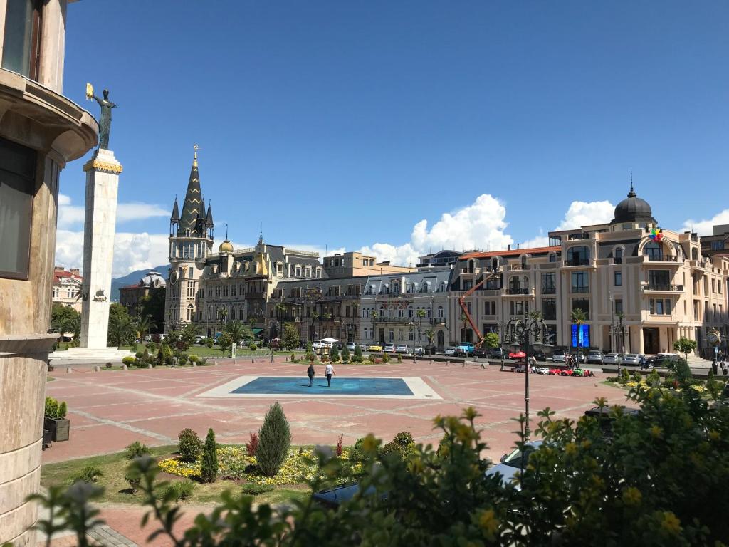 Nespecifikovaný výhled na destinaci Batumi nebo výhled na město při pohledu z penzionu