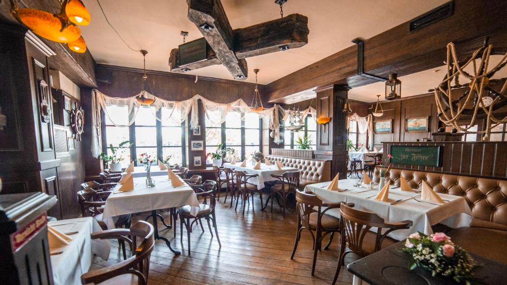 Restaurace v ubytování Gasthaus Zur Fähre