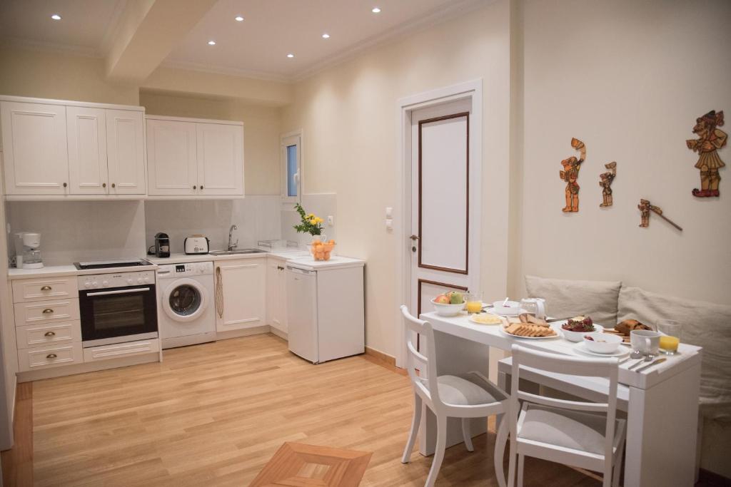 Living near Acropolis by Sylvia Staikou 2nd & 3d floor - 11