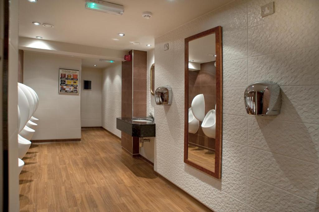 Gallery image of Cabot Court Hotel Wetherspoon in Weston-super-Mare