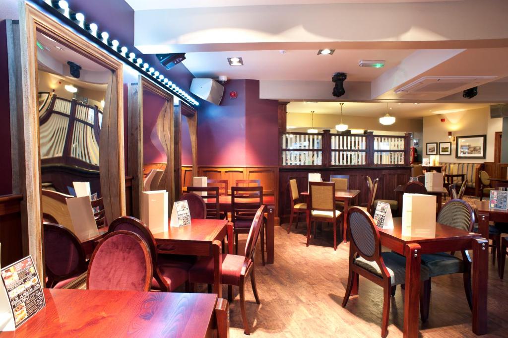 Gallery image of Cabot Court Hotel Wetherspoon in Weston-super-Mare