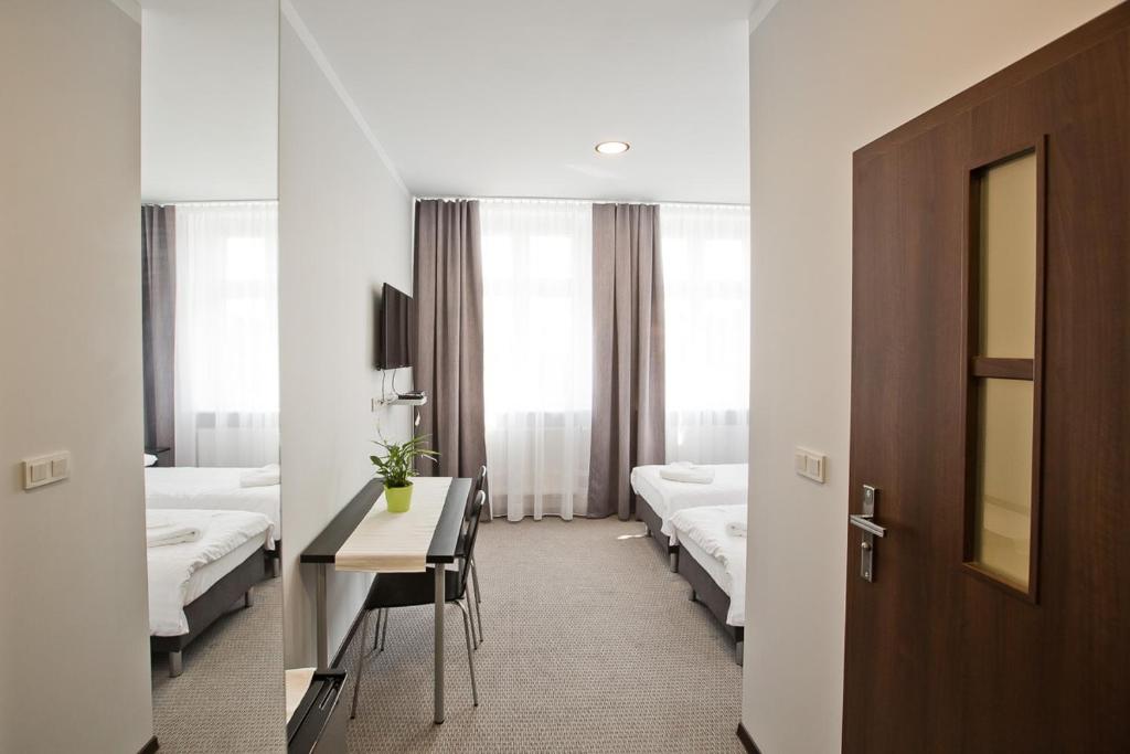 R&B APARTMENTS POZNAŃ - Large Double Or Twin Room