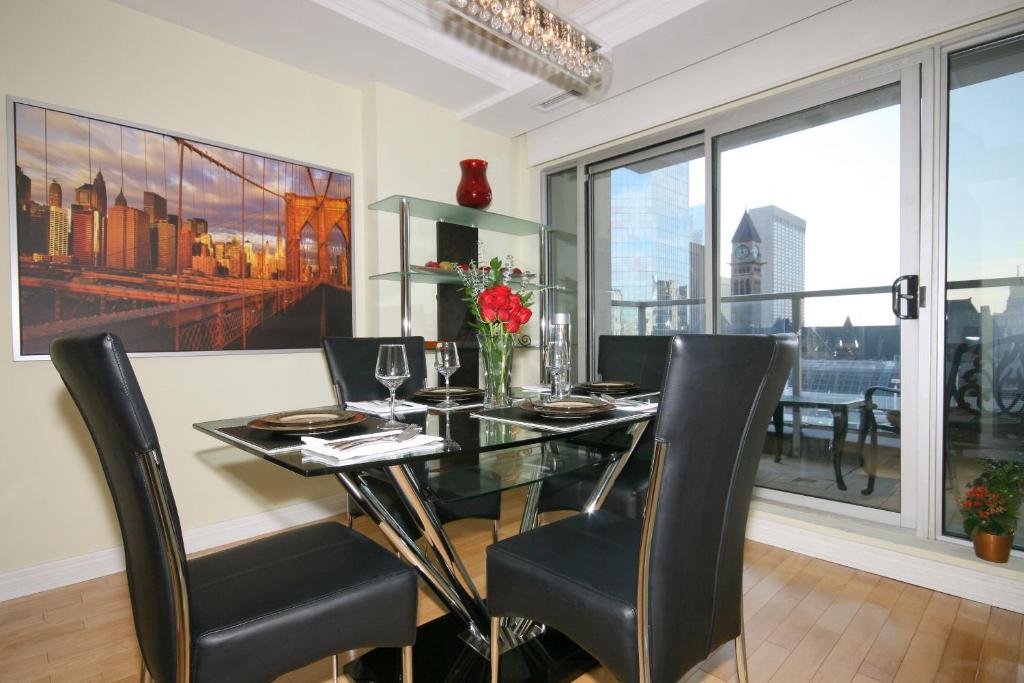 Yonge Suites Furnished Apartments - Suite Deluxe Penthouse