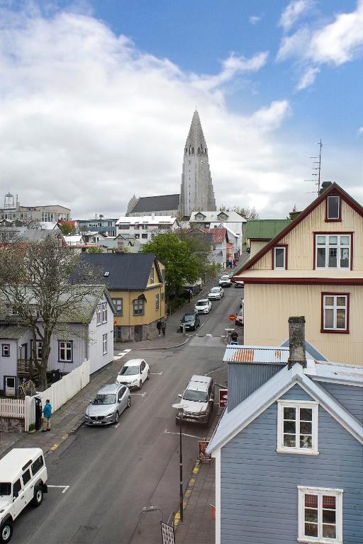 Iðunn Apartments by Heimaleiga - Two-Bedroom Apartment