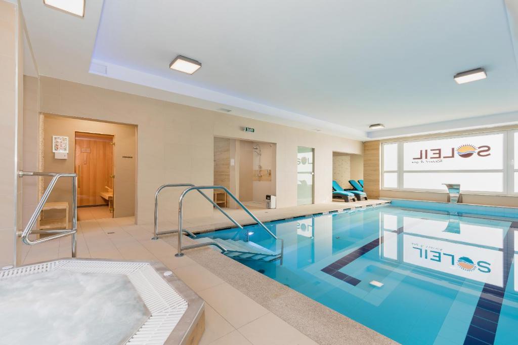 Бассейн в Soleil Resort & SPA или поблизости