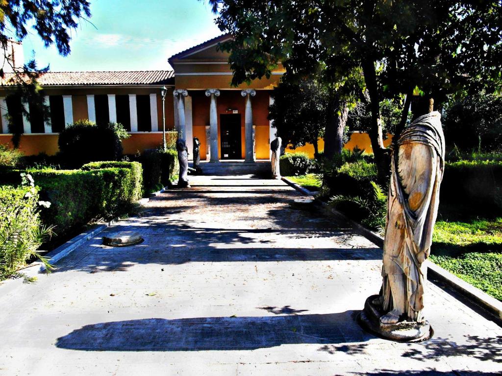 Lycurgus - The Spartan Home - 18