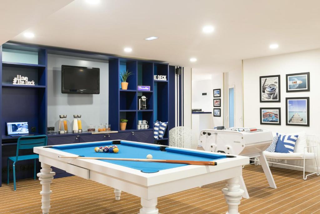 The Deck Hotel by Happyculture - Resim 6