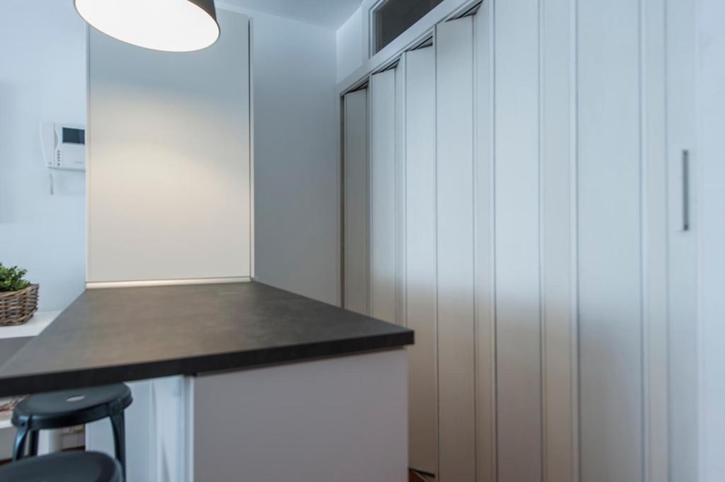 A kitchen or kitchenette at Retiro II - Tranquilidad y Estilo en el Centro