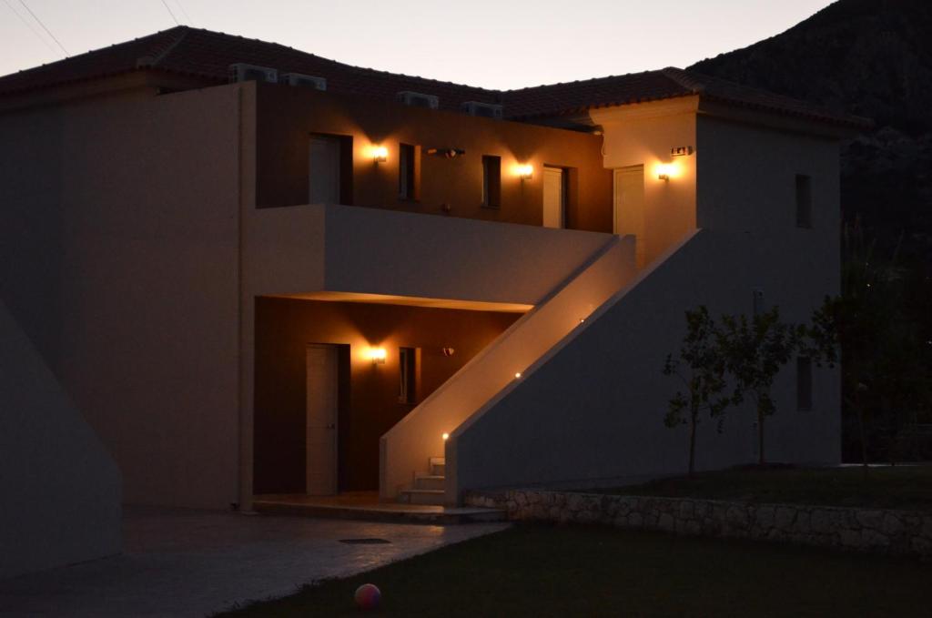 Budova, kde se aparthotel nachází