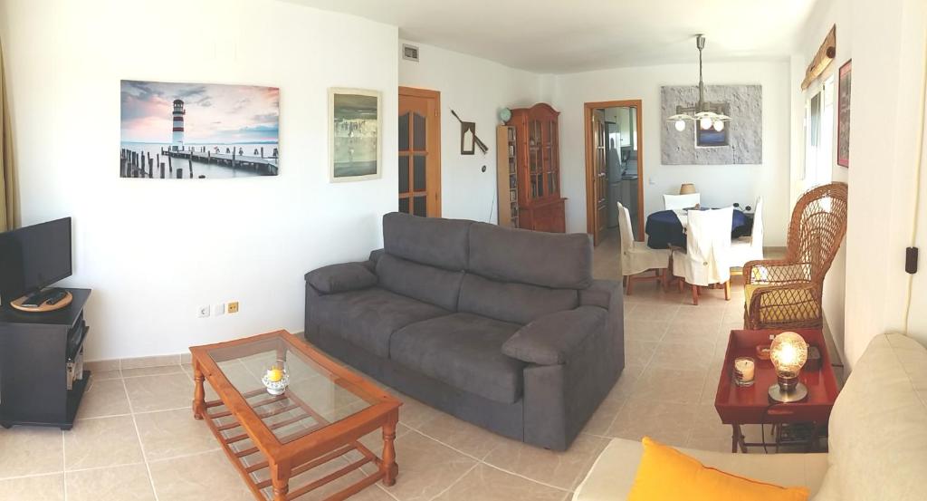 A seating area at Apart. en Calpe a 150m. de la playa