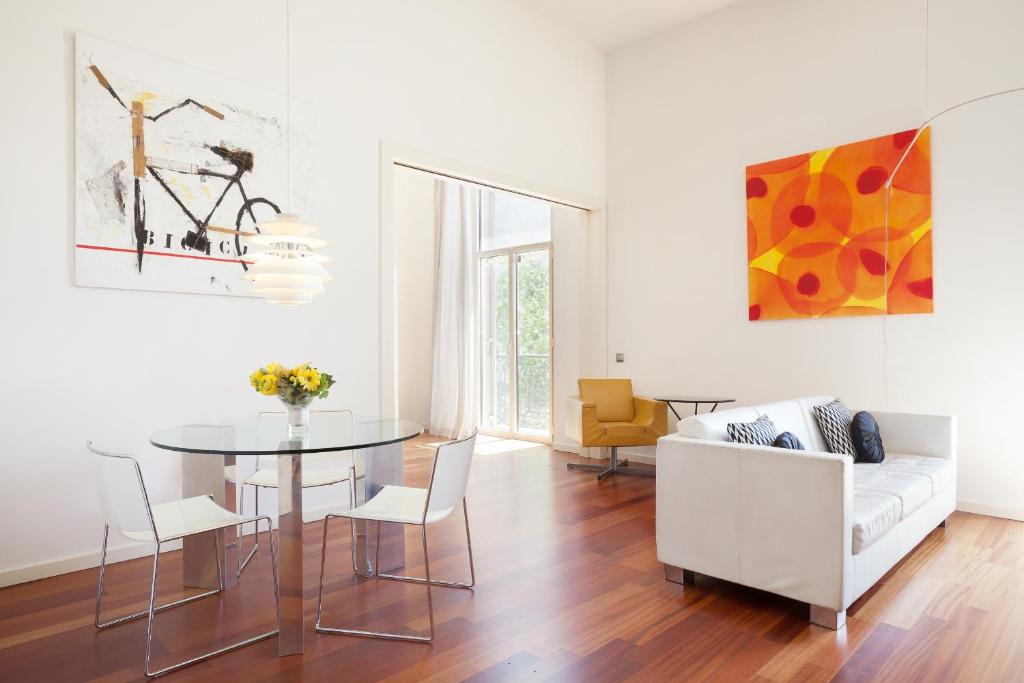 Akira Flats Plaza Catalunya Centric apartments