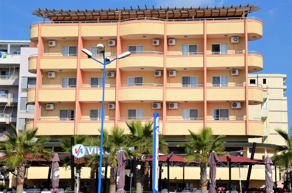Clădirea în care este situat/ăhotelul