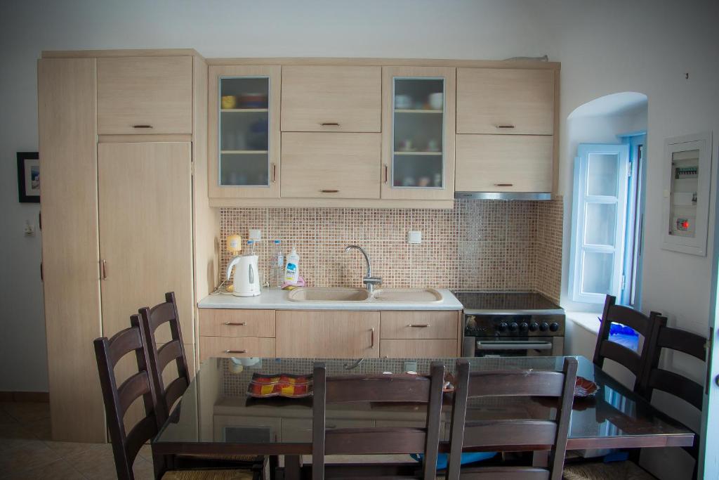 Kuchyň nebo kuchyňský kout v ubytování Katsinaros House