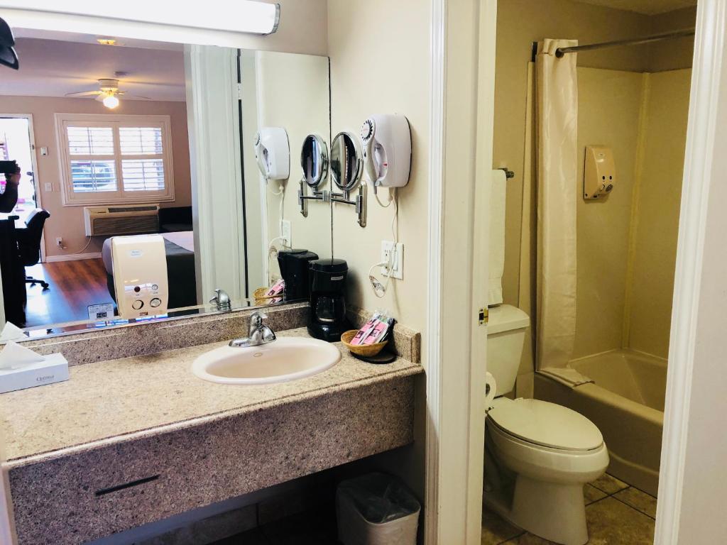 Dynasty Suites Hotel photo