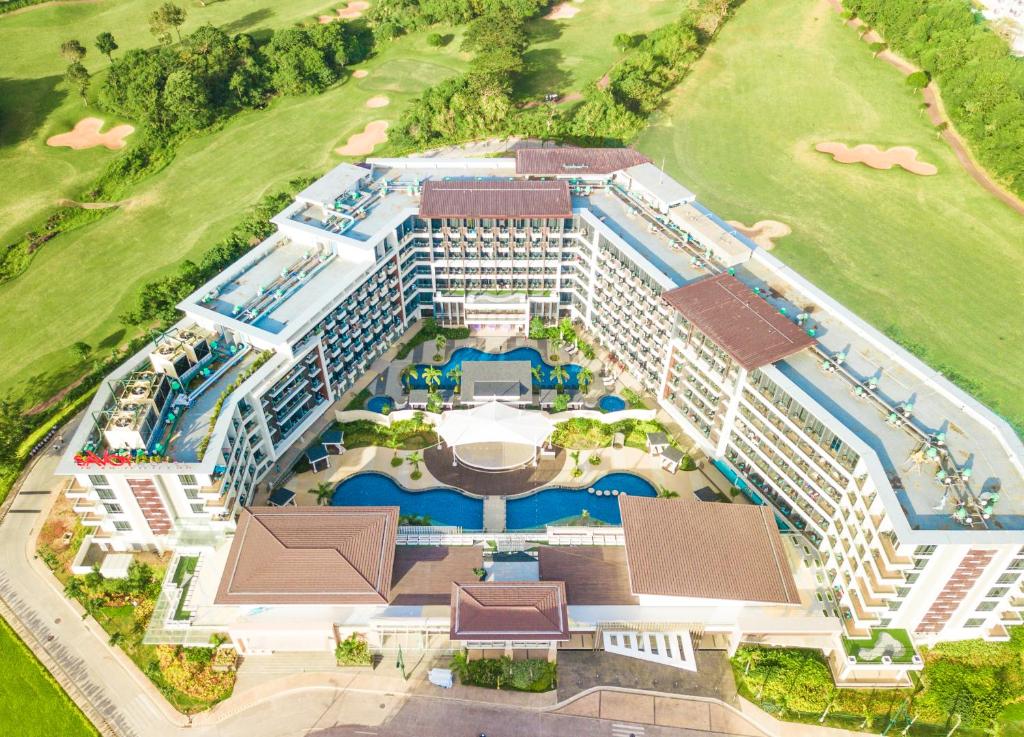 Bazén v ubytování Savoy Hotel Boracay Newcoast nebo v jeho okolí