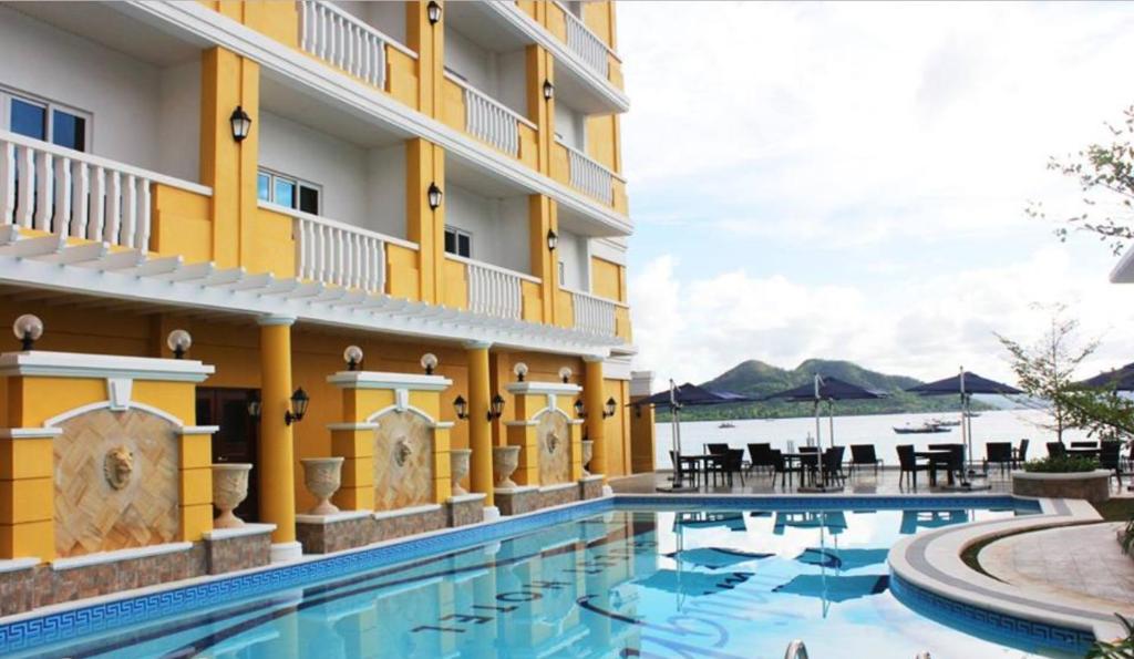 Bazén v ubytování Sunlight Hotel Coron nebo v jeho okolí