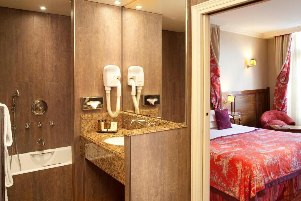 Au Manoir Saint Germain - Resim 24