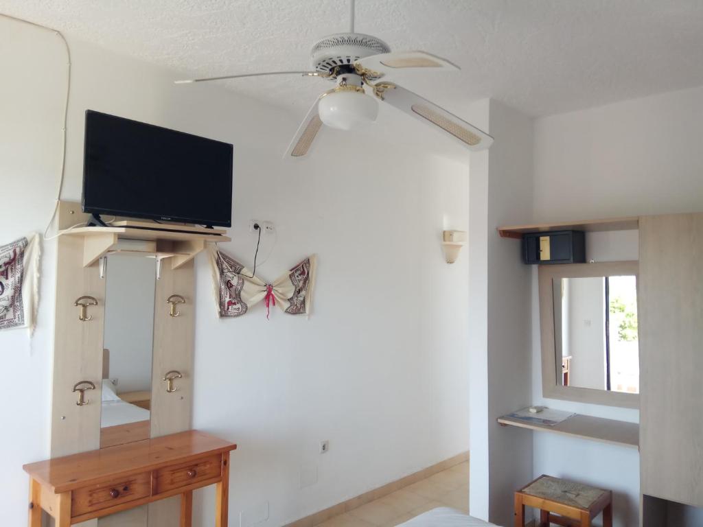 A television and/or entertainment centre at Kyriakos Studios