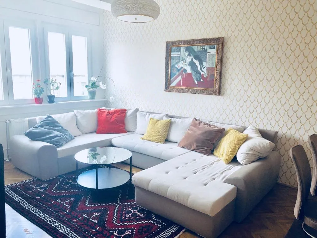 Modern apartment behind Castle district in Buda, Budapesta, Ungaria