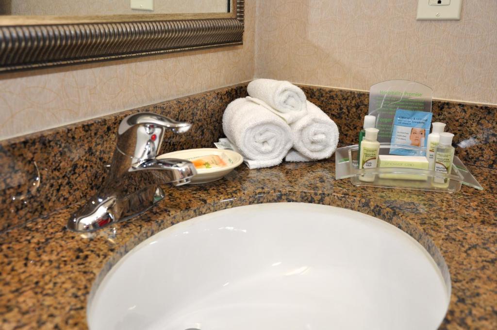Holiday Inn Oakland Airport, an IHG Hotel - 