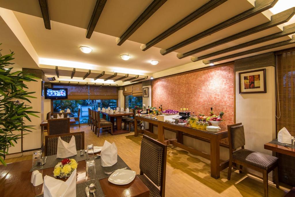 Restaurace v ubytování Hotel Park Central Koregaon Park