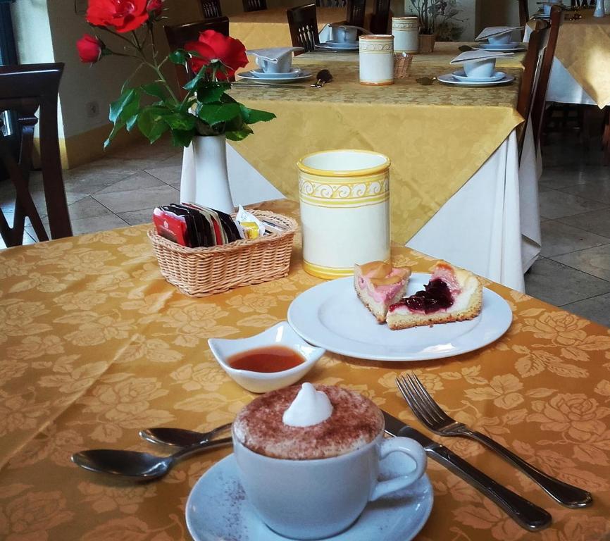 Jedzenie w hotelu lub w pobliżu