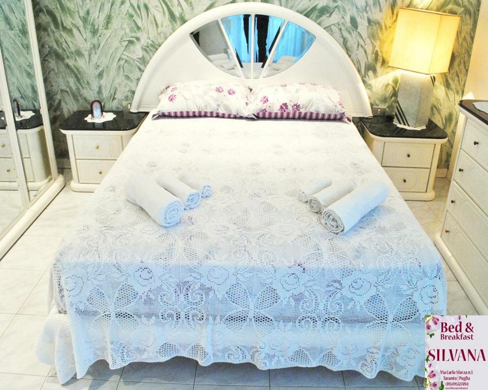 Łóżko lub łóżka w pokoju w obiekcie Bed and Breakfast Silvana