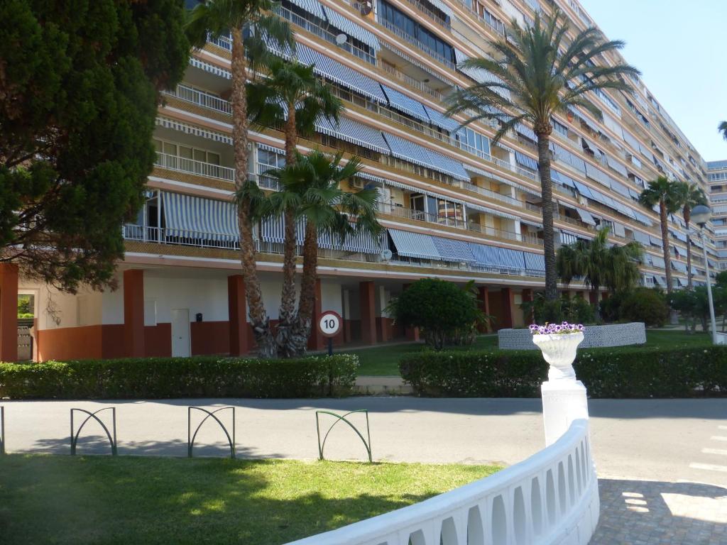 Family and Friends - San Juan Playa, Alicante – Precios 2021 ...