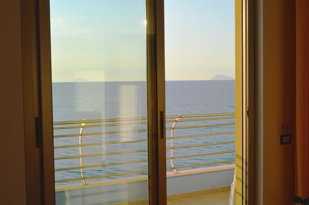 Capo Nettuno Hotel - Habitación Cuádruple Con Vistas Al Mar