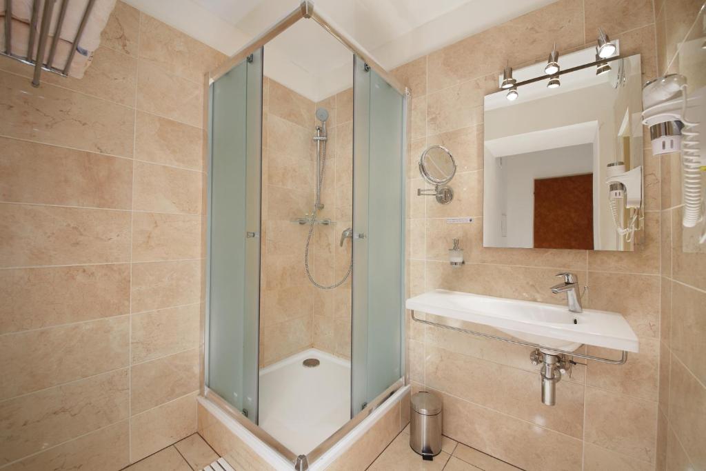 Hotel City Bell - Superior Double Or Twin Room