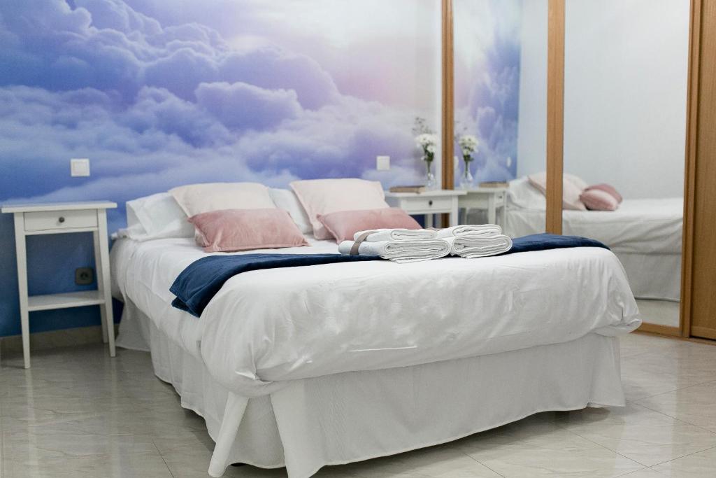 رزرو هتل و هاستل، Hostal La Bañezana, آژانس هواپیمایی آسمان سپید