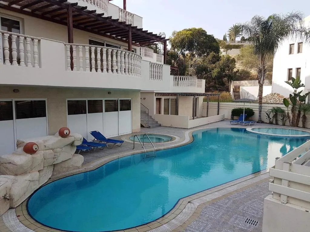 Newly Remodelled apartment, pool, sauna and gym, Larnaca, Cyprus
