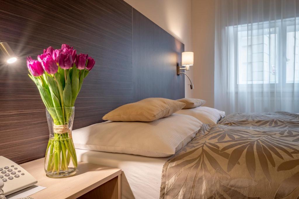 Pytloun Kampa Garden Hotel Prague - Resim 19