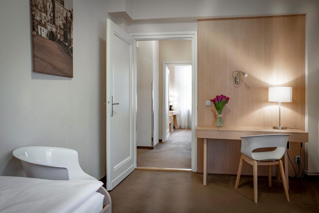 Pytloun Kampa Garden Hotel Prague - Resim 28