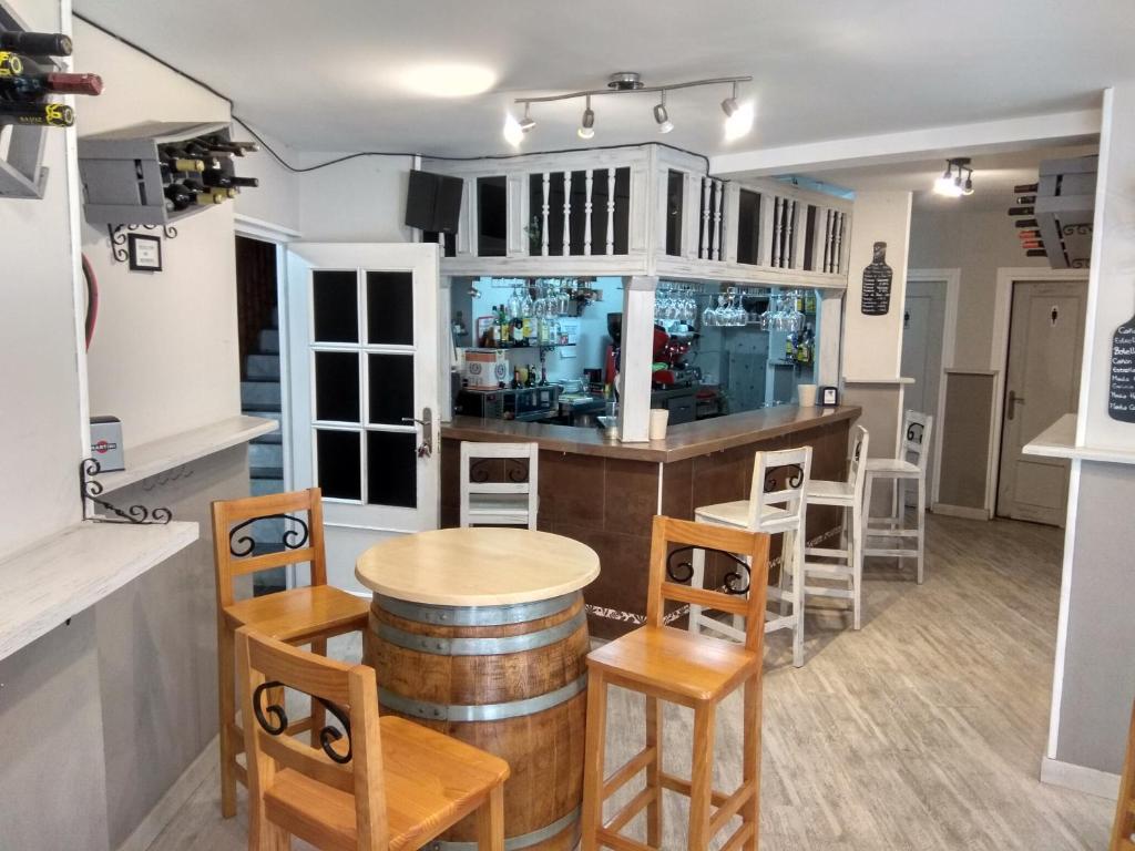 A kitchen or kitchenette at Hotel Canton