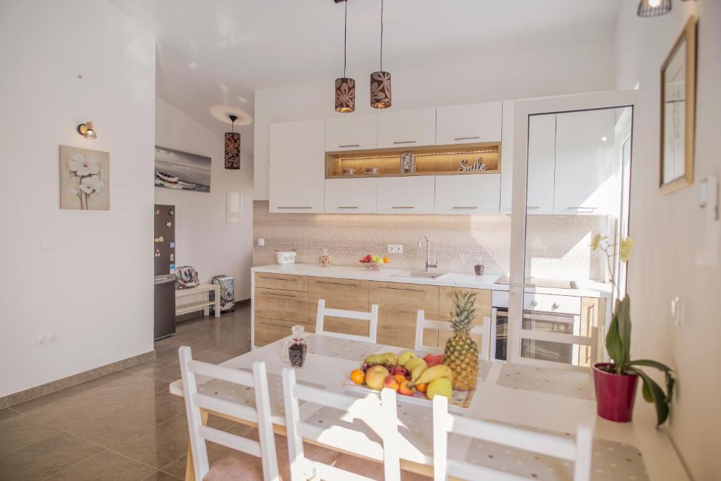 Apartments Hrga Srima - Housity