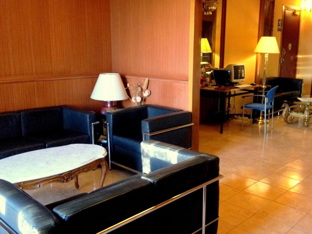 Hotel Toledano Ramblas - Resim 18
