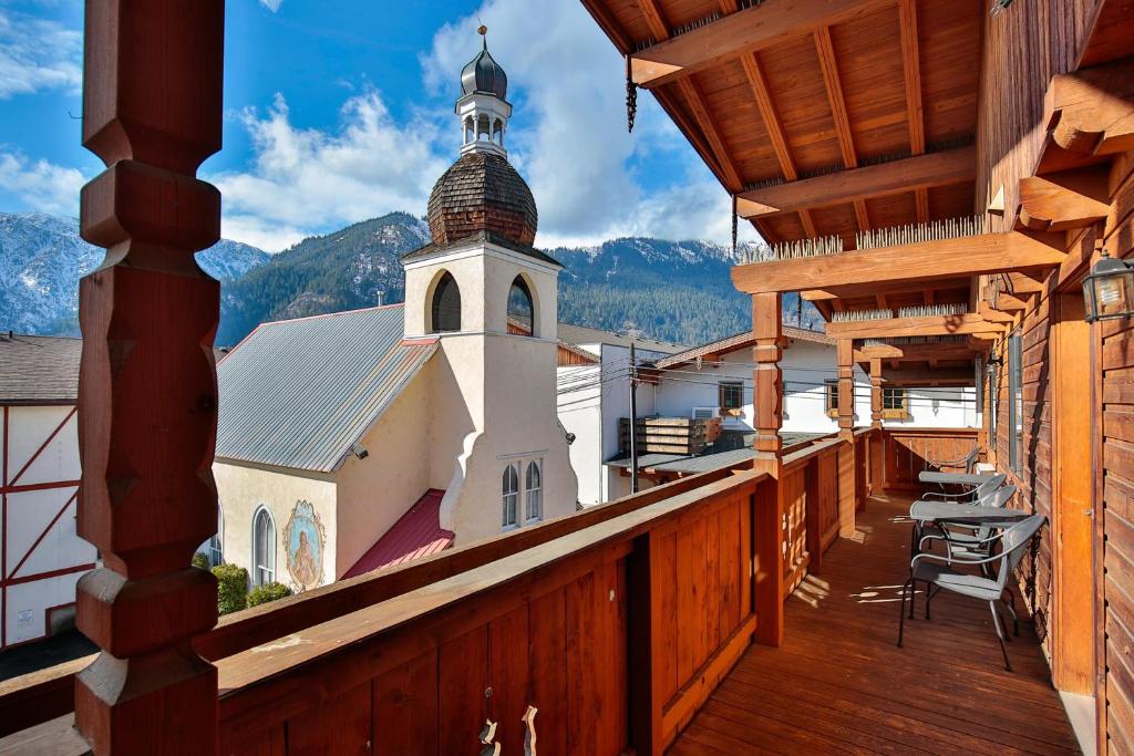 Nespecifikovaný výhled na hory nebo výhled na hory při pohledu z hotelu
